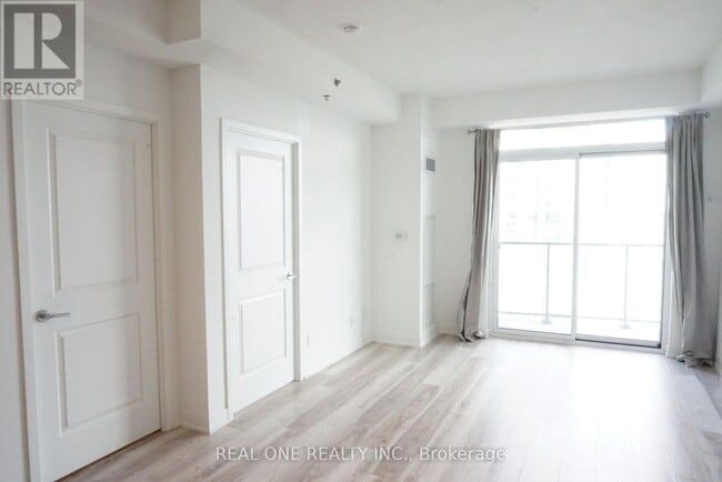 Photo du bâtiment - 195 Bonis Ave