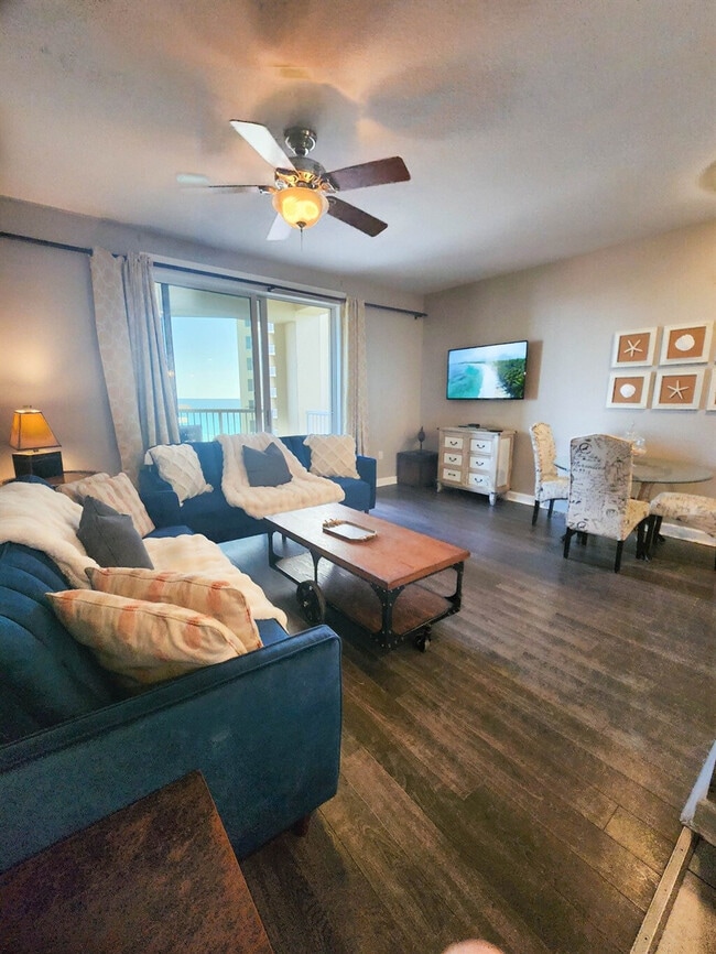 Foto del edificio - 11832 Front Beach Rd