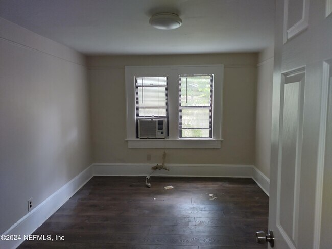 Building Photo - 3930 Notter Ave