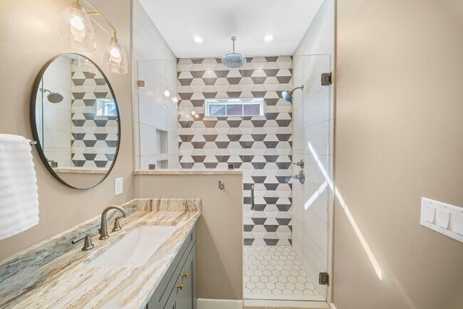 Foto del edificio - Fully Furnished | Asheville Area | 3–12 Month Leases Available