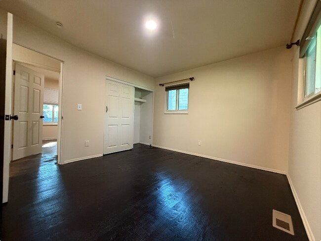 Foto del edificio - 3715 Stratford Ave