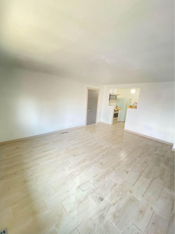 Foto del edificio - 825 Bonfoy Ave