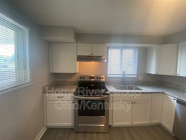 Foto del edificio - 4618 Farnham Ave