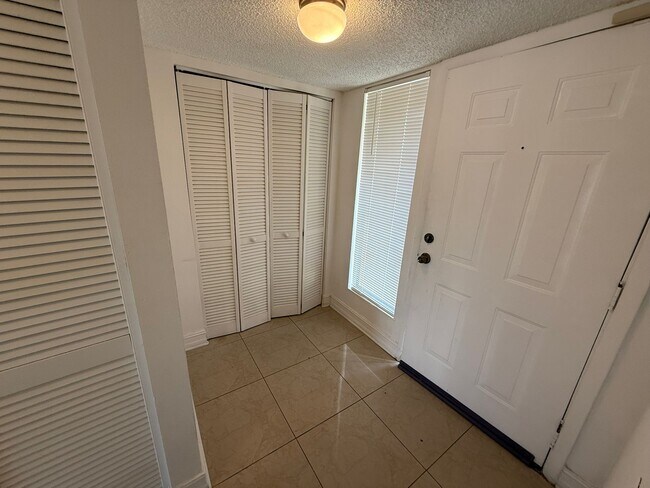 Foto del edificio - 5200 NW 31st Ave