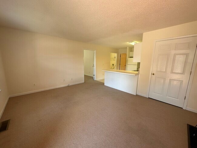 L VIVIENDO - Loving Hill Apartments