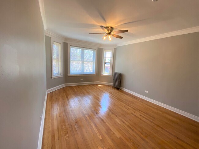 Building Photo - 5602 S Francisco Ave