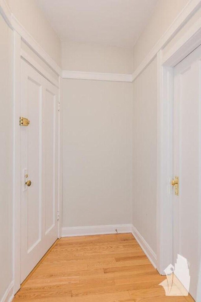 Building Photo - 2 bedroom in Chicago IL 60640