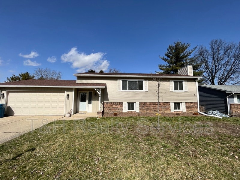 8614 Stonewall Dr, Indianapolis, IN 46231 House for Rent in