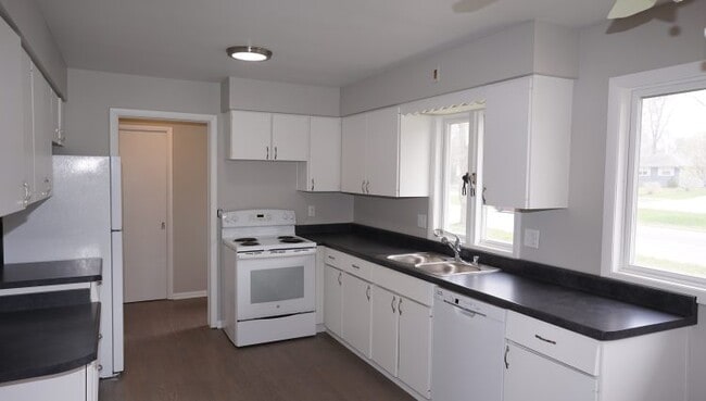 Foto del edificio - 222 S Whitney Way