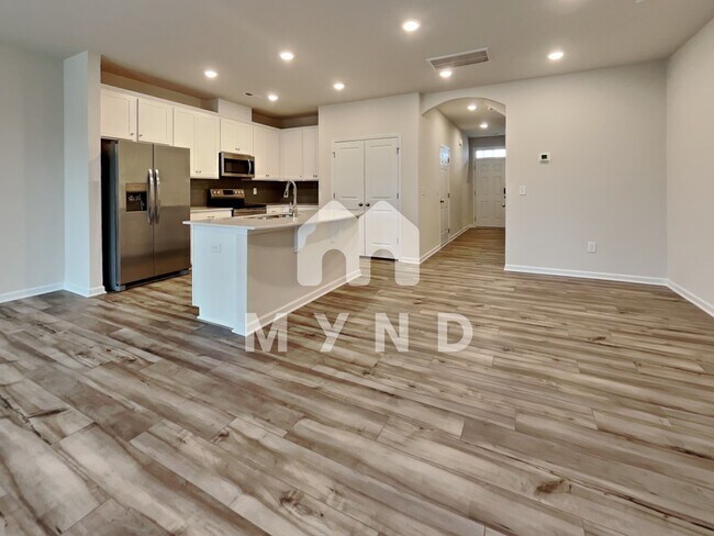 Building Photo - 220 Red Tail Way