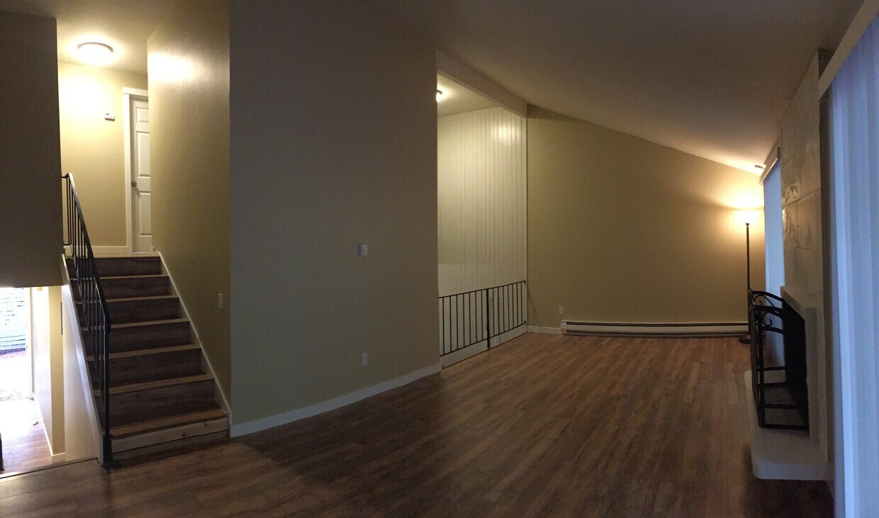 Building Photo - Coachman Townhomes