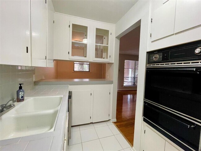 Foto del edificio - 3420 Mt Vernon St