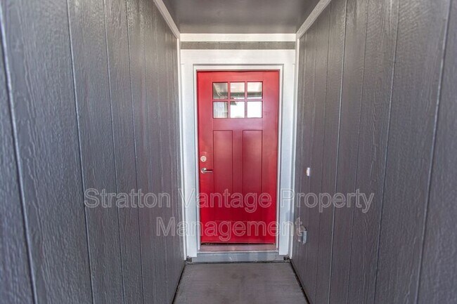 Building Photo - 5012 S 23rd Dr