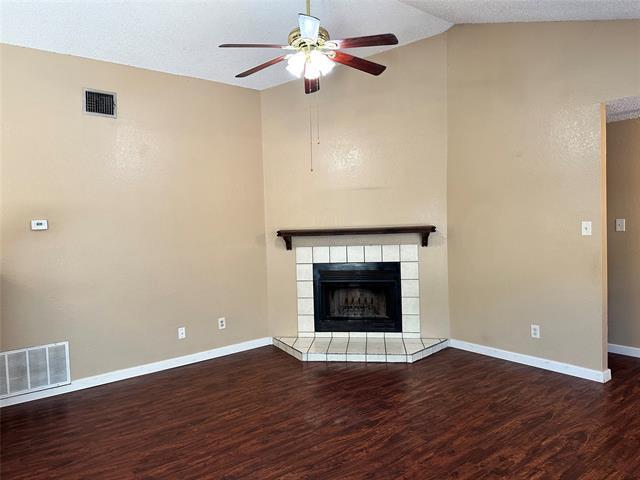Foto del edificio - 1020 Mapleleaf Ln