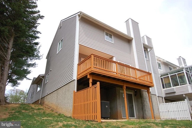 Building Photo - 511 Chatterton Rd