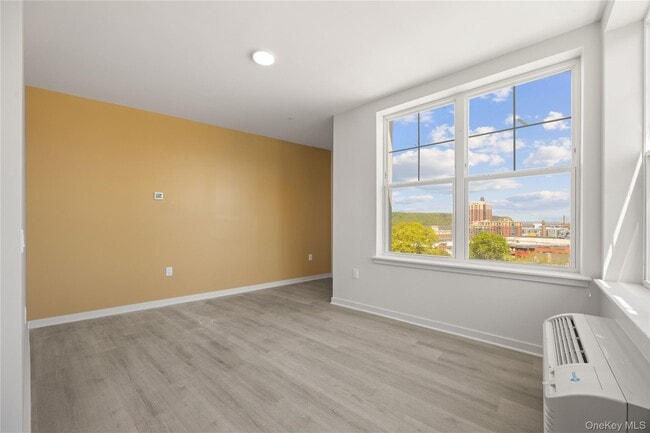 Building Photo - 56 Prospect St