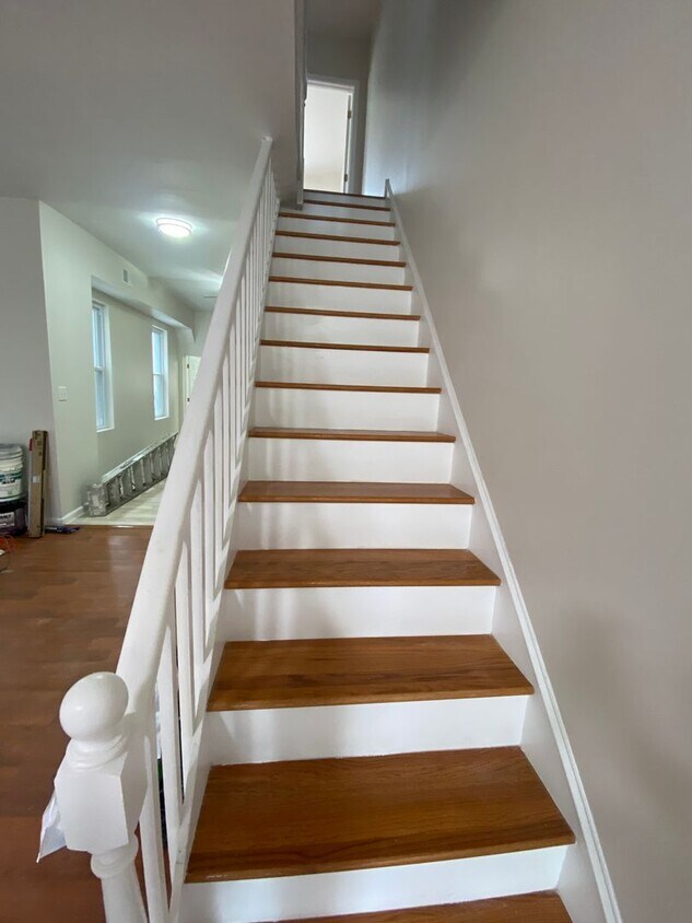 Primary Photo - 3B1.5B Row House Available NOW in Fishtown