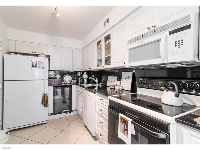 Foto del edificio - 6770 Indian Creek Dr