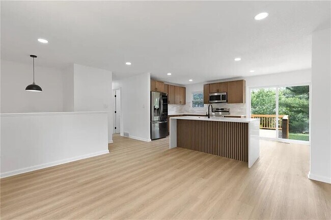 Foto del edificio - 804 S Montclaire Dr