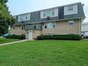 Building Photo - 5811 Rose Ave