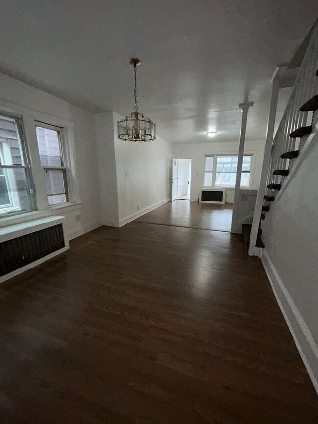 Building Photo - 28 Lee Ave