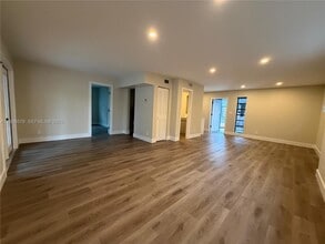 Building Photo - 126 NE 19th Ave