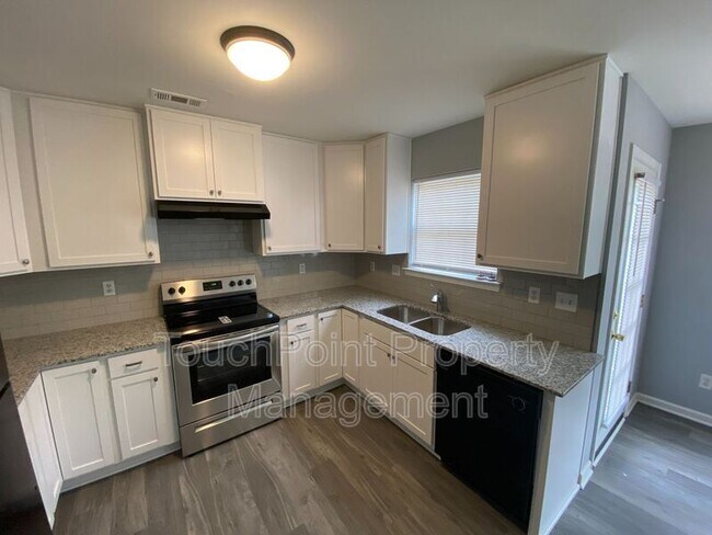 Building Photo - 2643 Reid Park Ln