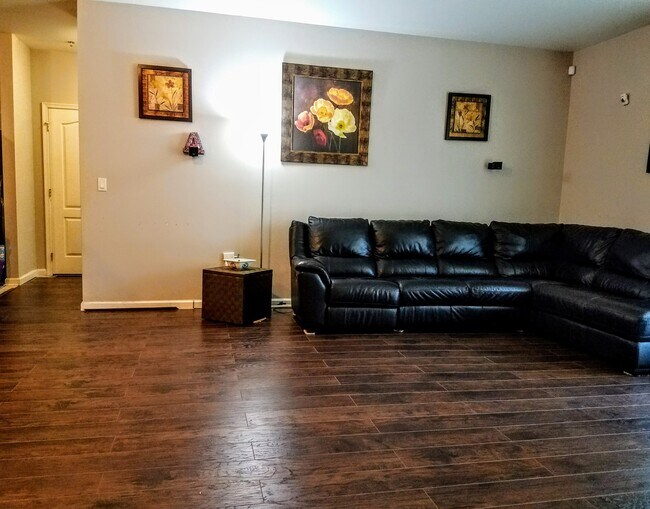 Open Living Room - 2114 Edward Stec Blvd