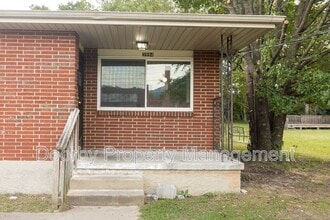 Building Photo - 3994 Hughes Ave