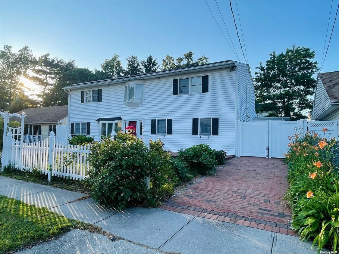 Primary Photo - 12 Vernon St