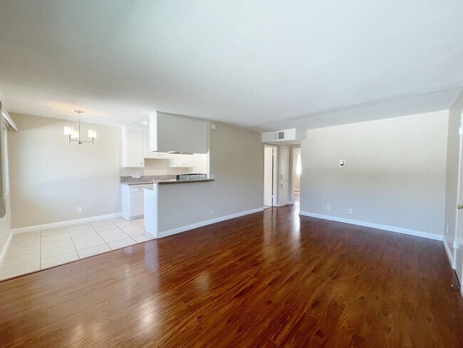 Foto del edificio - 2841 Montrose Ave