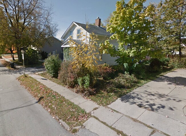 Building Photo - 117 Clapp St