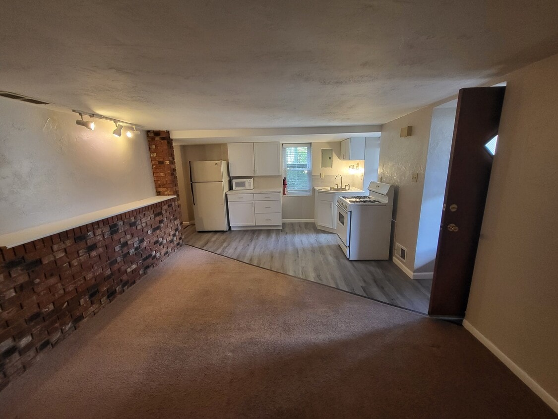 Newly Renovated Kitchen - 306 Amabell St