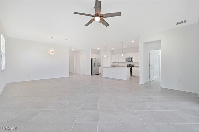 Foto del edificio - 14636 Palamos Cir