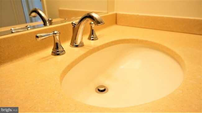 Foto del edificio - 11808 Breton Ct