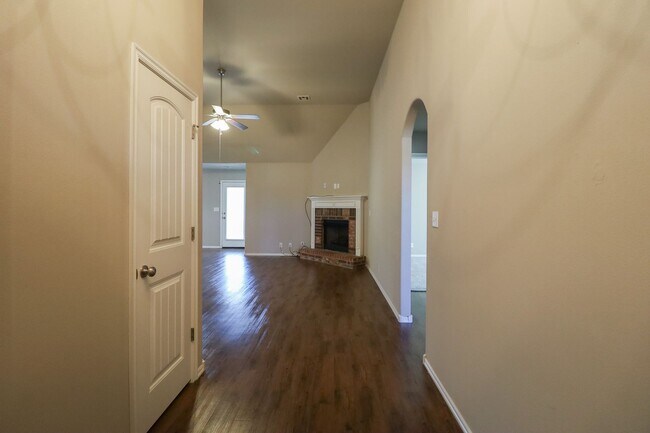 Foto del edificio - 3 Bed | 2 Bath in Broken Arrow!