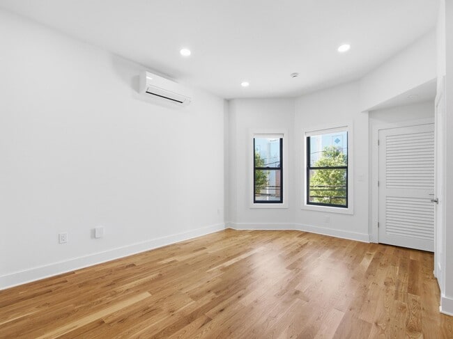 Foto del edificio - 858 West Side Ave