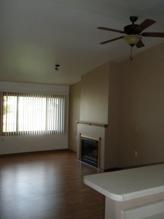 Foto del edificio - Spacious 2 Bedroom, 1 Bathroom Duplex off ...