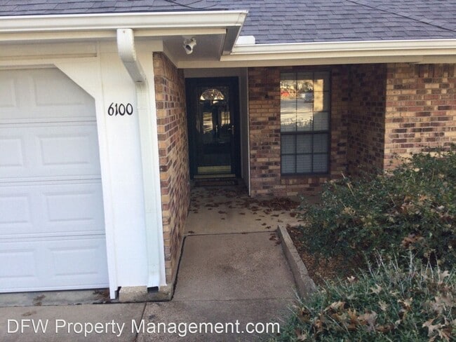 Foto del edificio - 3 br, 2 bath House - 6100 Paradise Dr