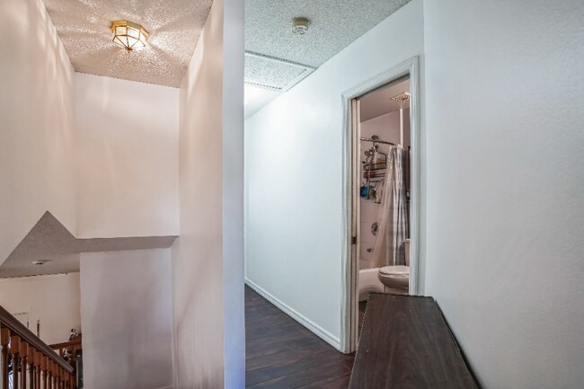 Foto del edificio - 6677 Ryan Chase Ct