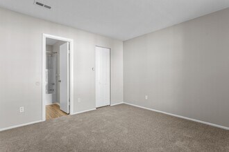 Building Photo - 503 Peak Ct