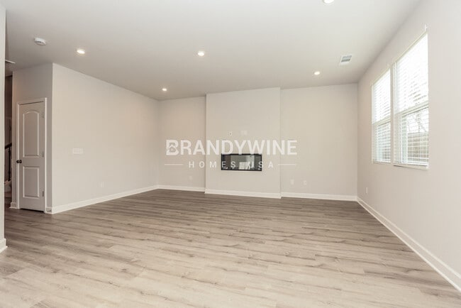 Building Photo - 329 Dearborn Sta Dr