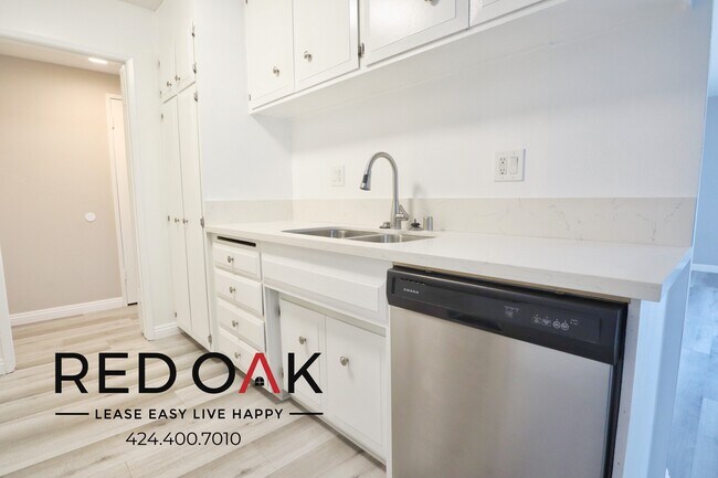 Foto del edificio - 4433 Colbath Ave