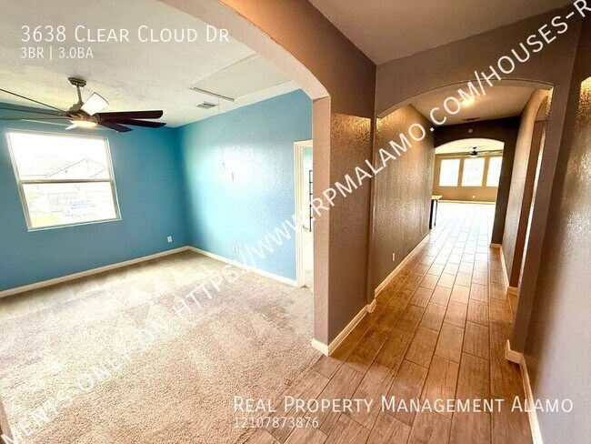 Foto del edificio - 3638 Clear Cloud Dr