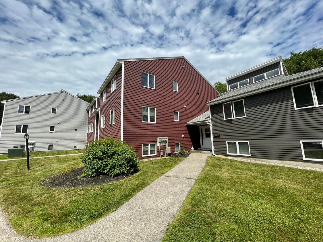 13 Back River Rd, Dover, NH 03820 Townhome Rentals in Dover NH