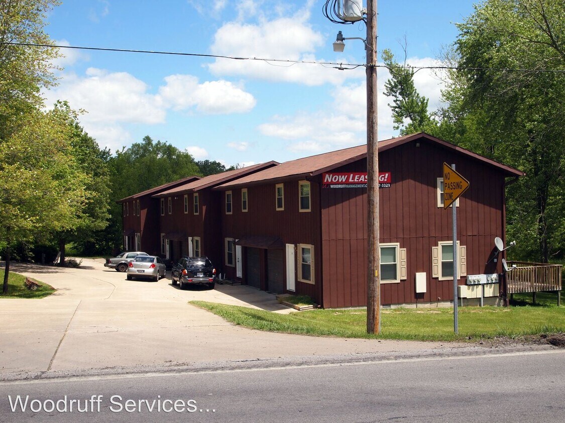 Primary Photo - 925 S Giant City Rd