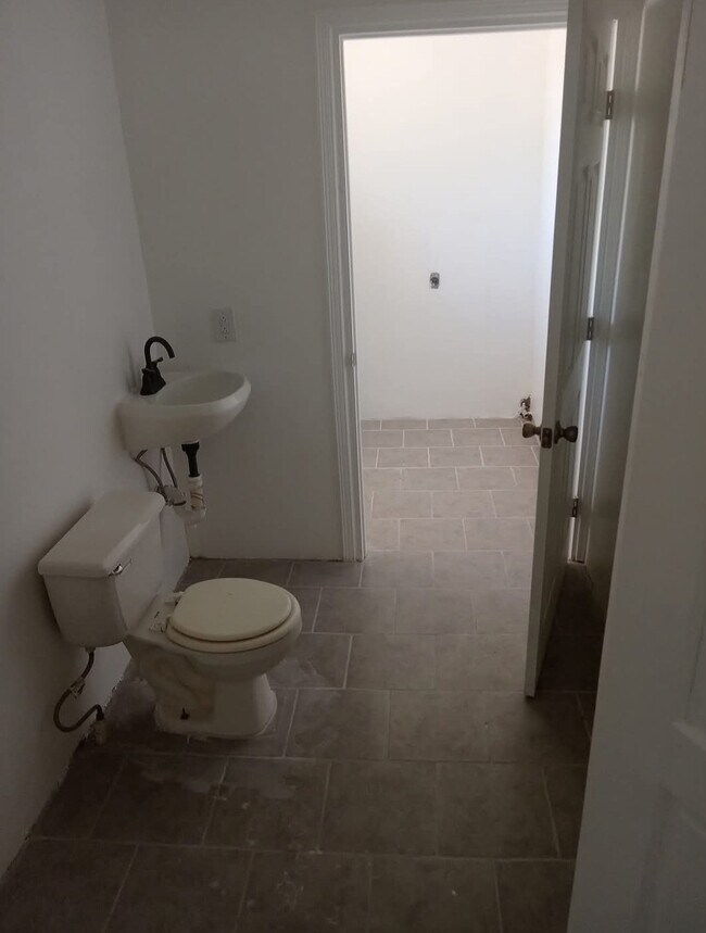 Foto del edificio - 624 De Vargas Dr