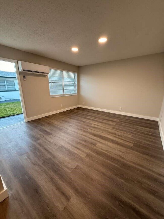 Building Photo - 1885 40th Ave