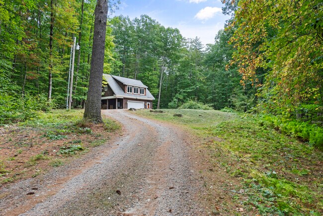 Building Photo - Squam House
