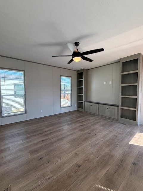 Foto del edificio - 15831 S Flores St